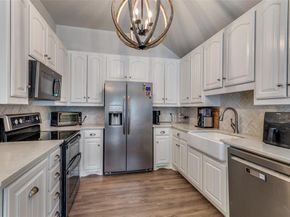 1217  Banks Street , River Oaks Texas 76114