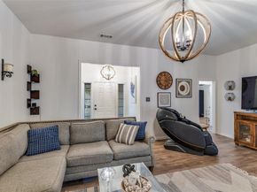 1217  Banks Street , River Oaks Texas 76114