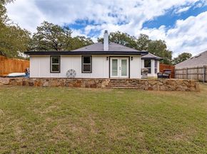 1217  Banks Street , River Oaks Texas 76114