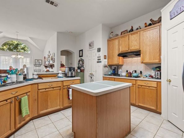 424  Autumn Park , Fort Worth Texas 76140