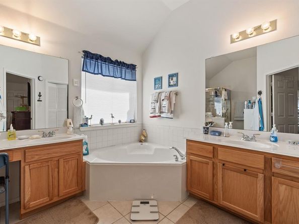 424  Autumn Park , Fort Worth Texas 76140