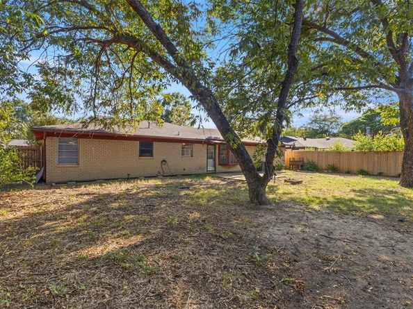 5005  Roxie Street , Haltom City Texas 76117