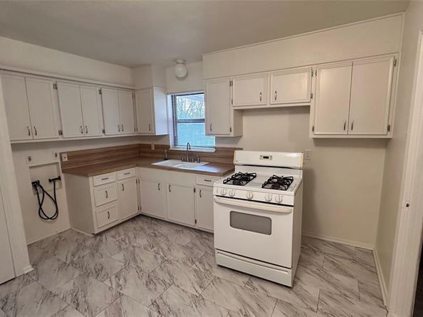 3527 S Ewing Avenue , Dallas Texas 75216