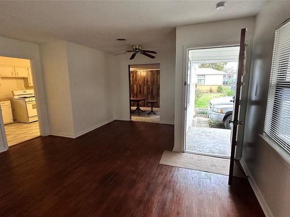 3527 S Ewing Avenue , Dallas Texas 75216