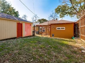 214 S Briscoe Boulevard , Dallas Texas 75211