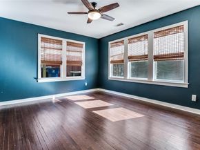 214 S Briscoe Boulevard , Dallas Texas 75211