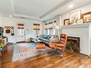 214 S Briscoe Boulevard , Dallas Texas 75211