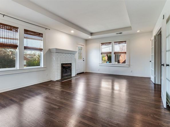 214 S Briscoe Boulevard , Dallas Texas 75211