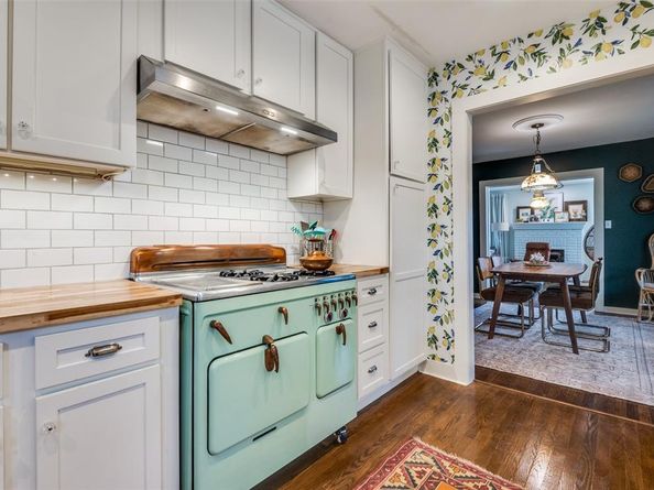 214 S Briscoe Boulevard , Dallas Texas 75211