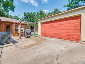 214 S Briscoe Boulevard , Dallas Texas 75211