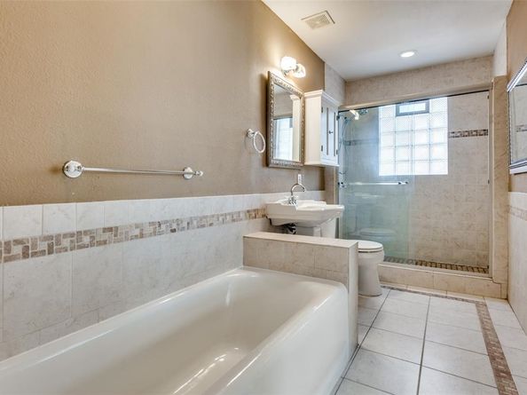 214 S Briscoe Boulevard , Dallas Texas 75211