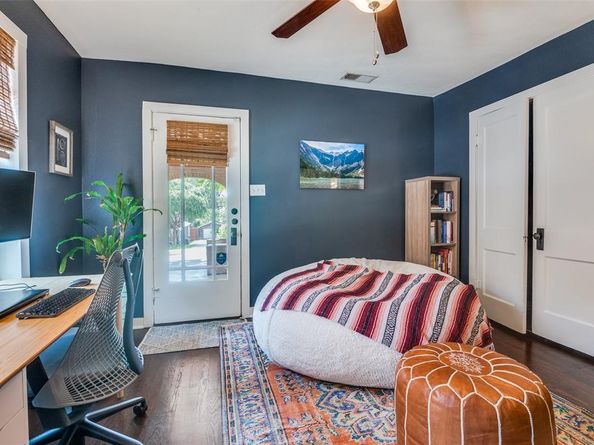 214 S Briscoe Boulevard , Dallas Texas 75211