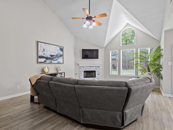 3905  Park Wood Drive , Corinth Texas 76208