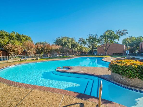 526  E Avenue J   C, Grand Prairie Texas 75050