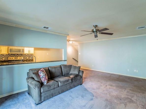 526  E Avenue J   C, Grand Prairie Texas 75050