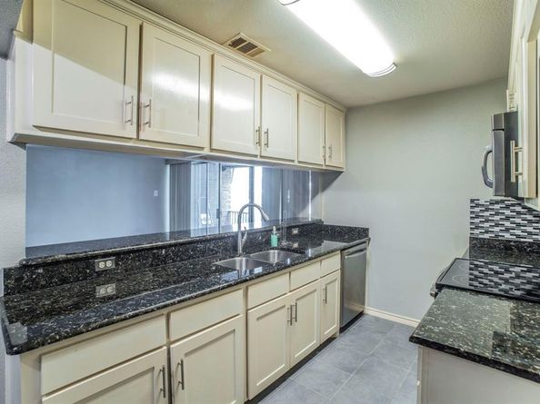 526  E Avenue J   C, Grand Prairie Texas 75050