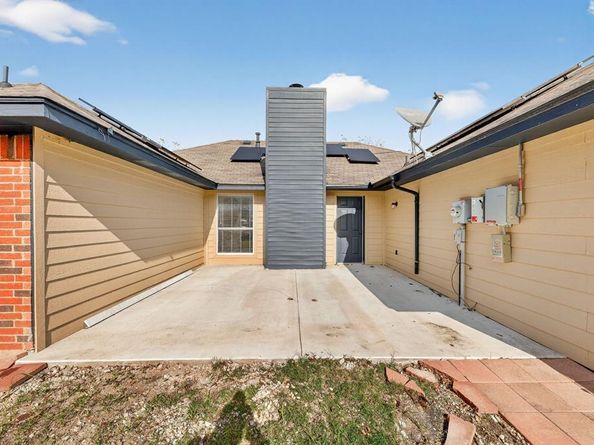 607  Rawlins Drive , Lancaster Texas 75146