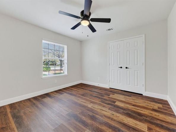 607  Rawlins Drive , Lancaster Texas 75146