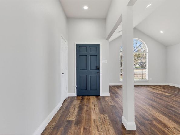 607  Rawlins Drive , Lancaster Texas 75146