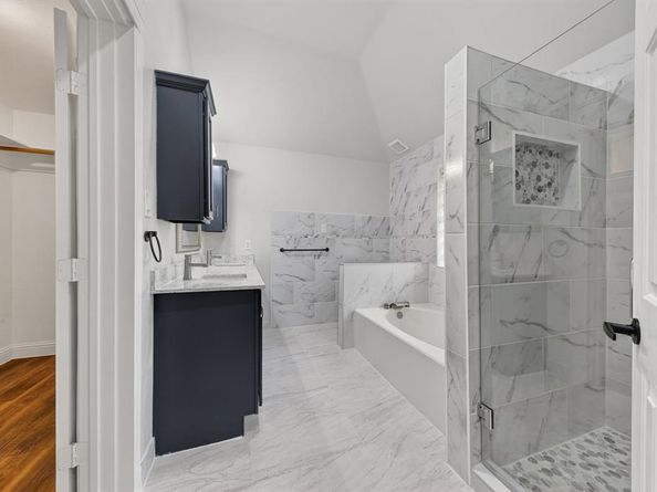 607  Rawlins Drive , Lancaster Texas 75146