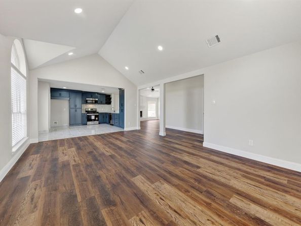 607  Rawlins Drive , Lancaster Texas 75146