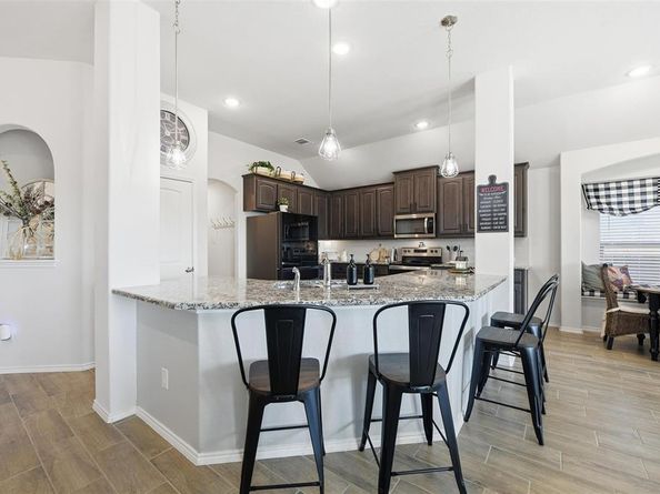 725  Sandy Chip Trail , Fort Worth Texas 76108