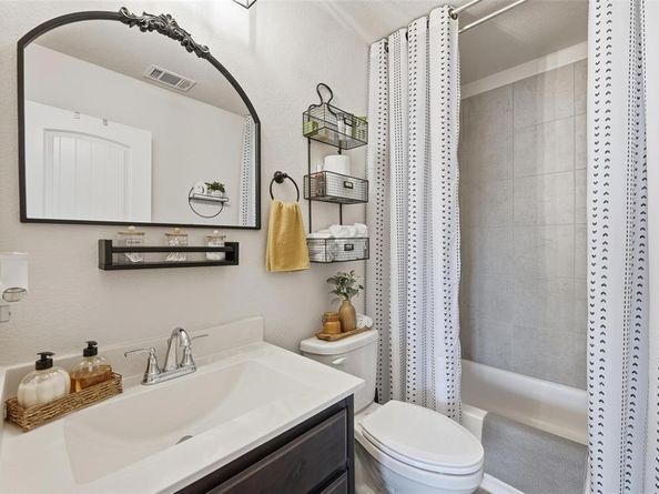 725  Sandy Chip Trail , Fort Worth Texas 76108