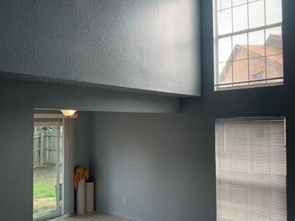 617  Lost Springs Court , Arlington Texas 76012