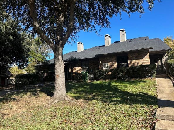 617  Lost Springs Court , Arlington Texas 76012