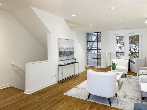 2910  Woodside Street , Dallas Texas 75204