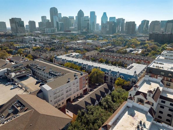 2910  Woodside Street , Dallas Texas 75204