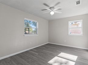 1612  Mims Street , Fort Worth Texas 76112