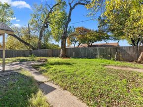 1612  Mims Street , Fort Worth Texas 76112