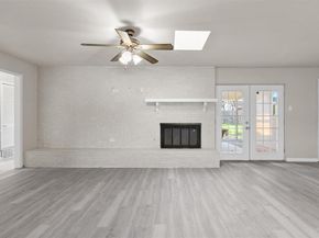 1612  Mims Street , Fort Worth Texas 76112