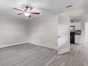 1612  Mims Street , Fort Worth Texas 76112