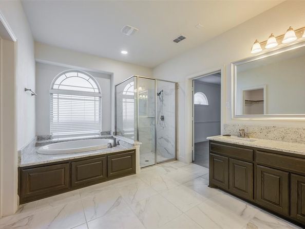 604  Cody Lane , Mansfield Texas 76063