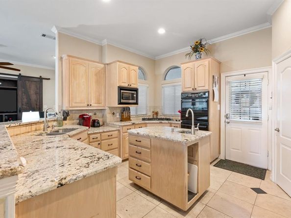 5519  Hunterwood Lane , Arlington Texas 76017