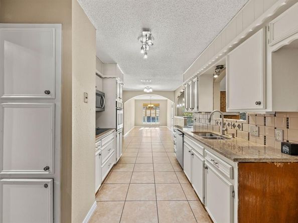 7258  Brentwood Stair Road , Fort Worth Texas 76112