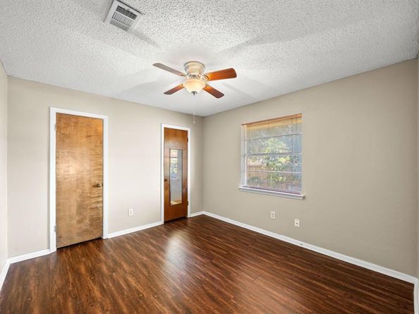 7258  Brentwood Stair Road , Fort Worth Texas 76112