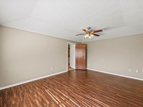 7258  Brentwood Stair Road , Fort Worth Texas 76112