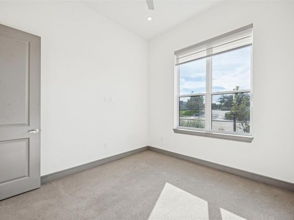 2700  Old Denton Road  1047, Carrollton Texas 75007