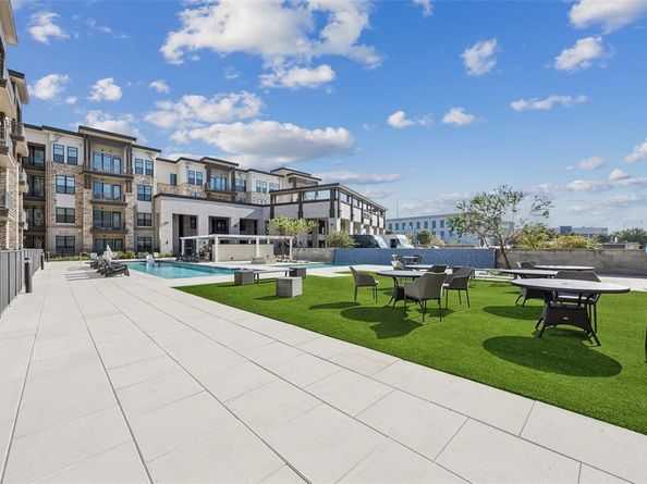 2700  Old Denton Road  1047, Carrollton Texas 75007