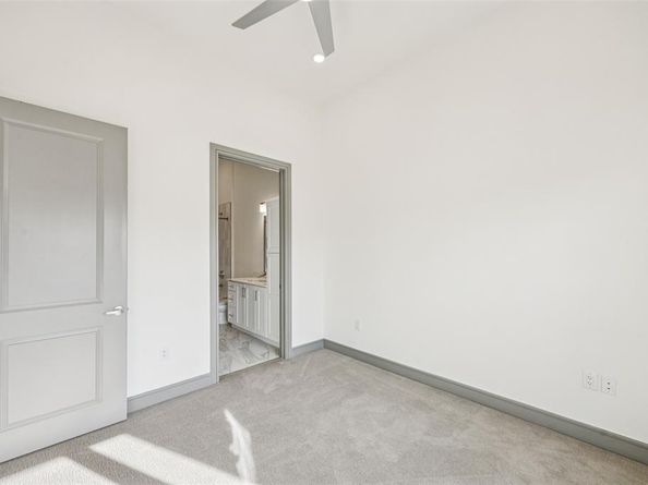 2700  Old Denton Road  1047, Carrollton Texas 75007