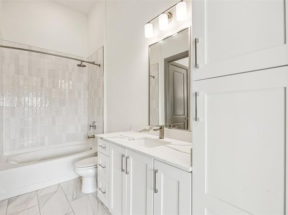 2700  Old Denton Road  1047, Carrollton Texas 75007