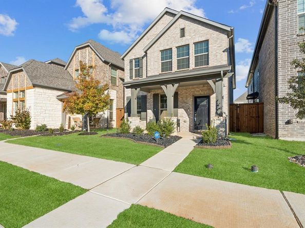 2621  Gateway Avenue , Corinth Texas 76210