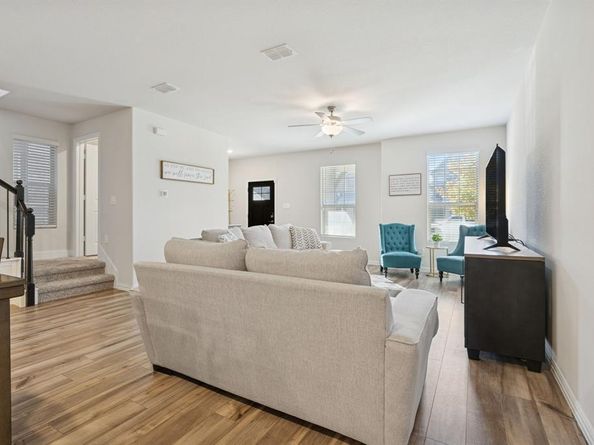 2621  Gateway Avenue , Corinth Texas 76210