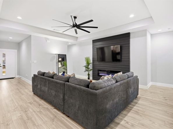 3901  Hamilton Avenue , Dallas Texas 75210