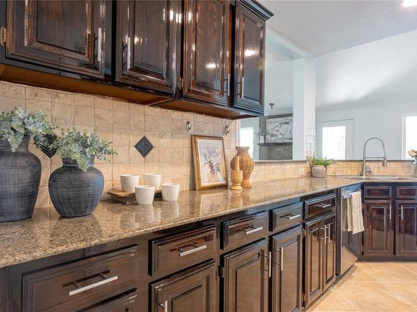 1734  Sterling Lane , Lewisville Texas 75067