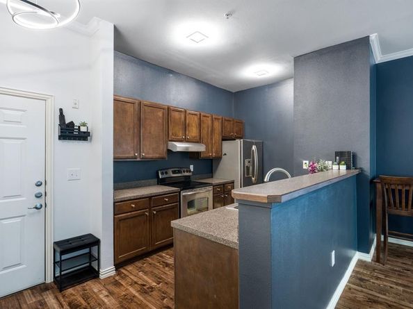 2305  Worthington Street  103, Dallas Texas 75204