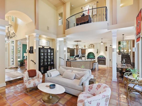 800  Oakwood Court , Highland Village Texas 75077